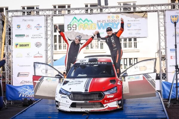 Szeja i Radecki wygrywają Rajd Wisły w świetnym stylu