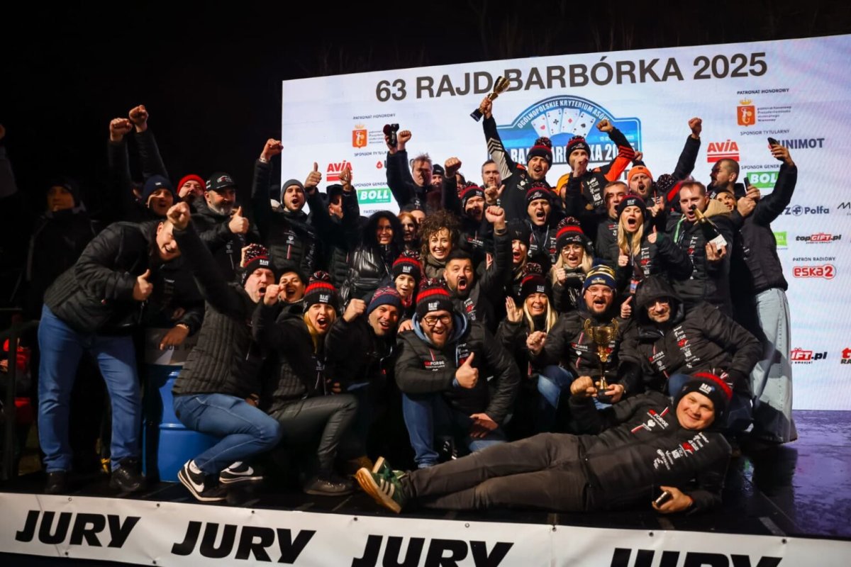 Szejowie na podium Karowej po raz czwarty z rzędu